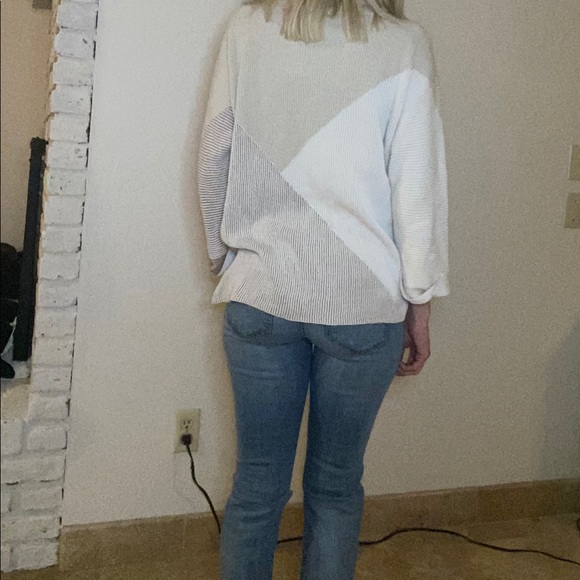 Color Block Sweater - Picture 5 of 12